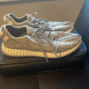Size 11, Turtle Dove Yeezy, Great condition